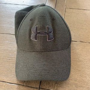 EUC Under Armour Youth Hat, L/XL
